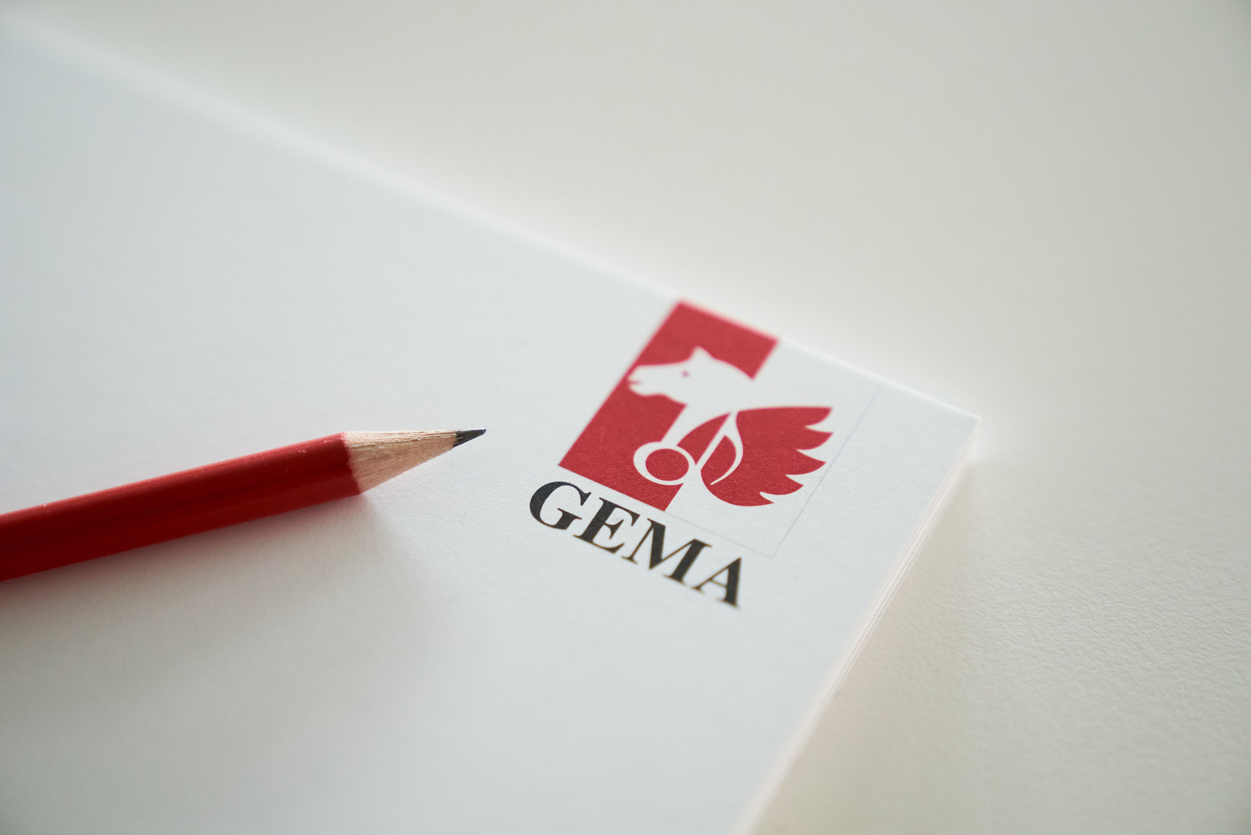 roter-stift-gema-blatt.jpg